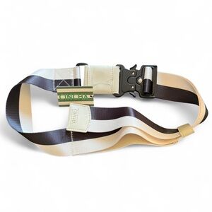 CINCHA the original travel bag belt! NWT, black and cream.